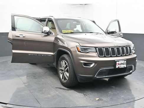Used 2021 Jeep Grand Cherokee Limited w/ Premium Lighting Group image 56