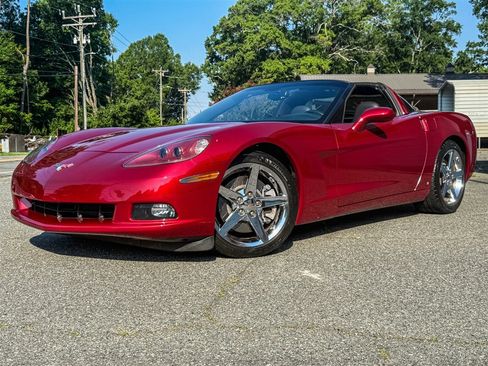 Used 2008 Chevrolet Corvette Coupe w/ Z51 Performance Package RWD image 6