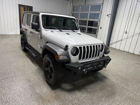 Used 2022 Jeep Wrangler Unlimited Sport image 29