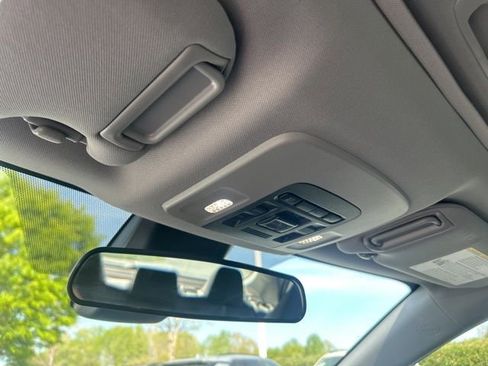 Used 2024 Toyota Camry SE image 28