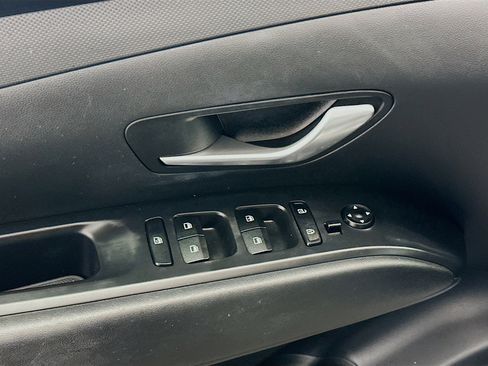 Used 2023 Hyundai Tucson SE image 15