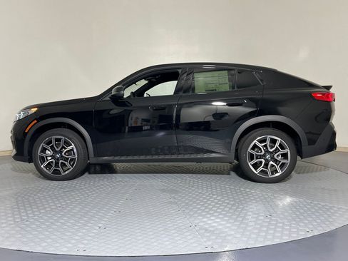 Used 2025 BMW X2 xDrive28i w/ Convenience Package image 2