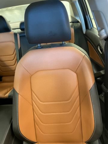 Used 2023 Volkswagen Jetta SEL FWD image 16