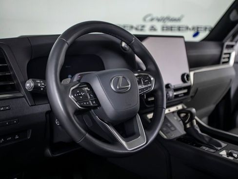 Used 2024 Lexus GX 550 w/ Accessory Package (31) AWD/4WD image 28