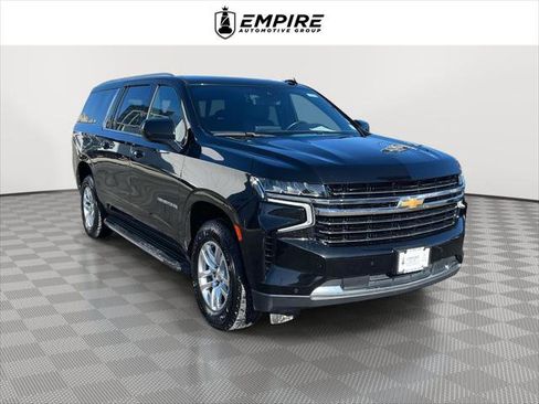 Used 2024 Chevrolet Suburban LT image 1