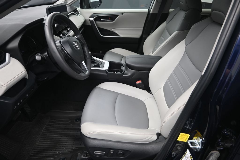 Used 2023 Toyota RAV4 XLE Premium AWD/4WD image 13