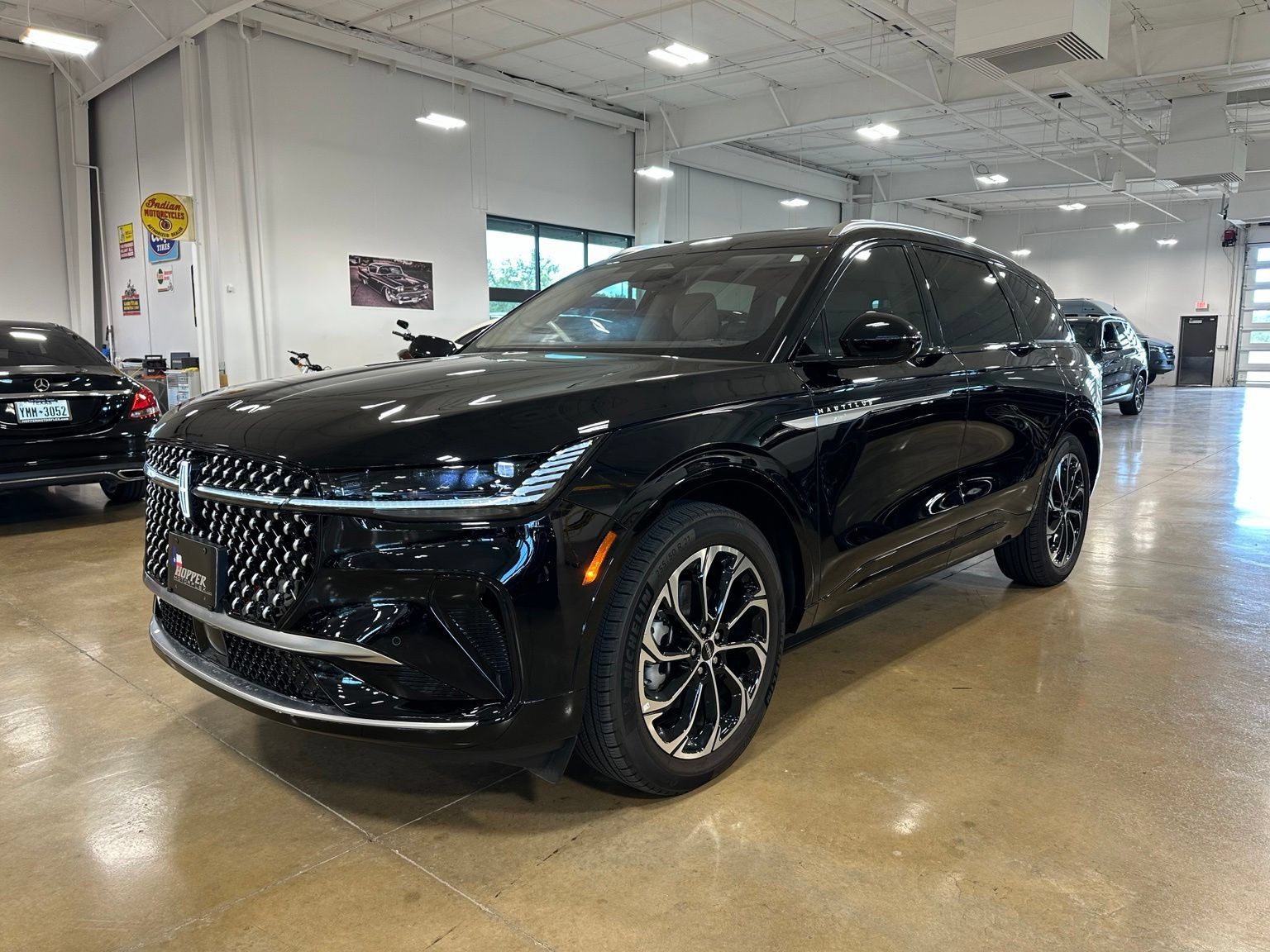 Used 2025 Lincoln Nautilus Reserve AWD/4WD image 3