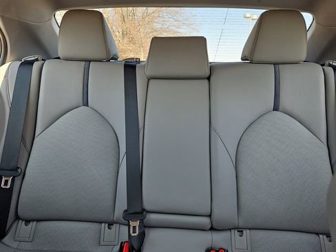 Used 2021 Toyota Camry XLE FWD image 16
