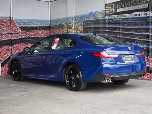 Used 2026 Toyota Camry SE FWD image 6