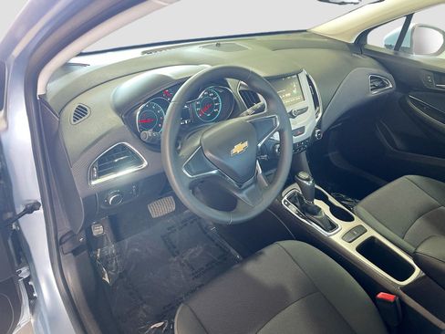 Used 2017 Chevrolet Cruze LS FWD image 7