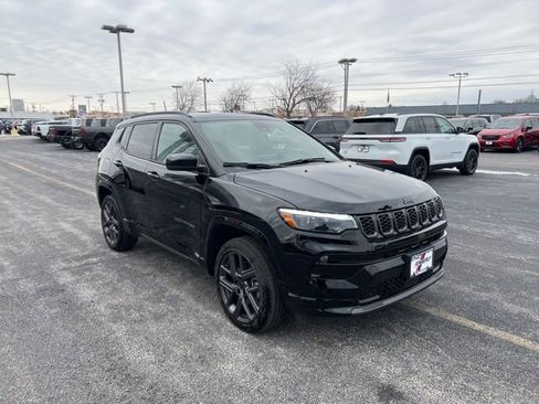 Used 2025 Jeep Compass Limited w/ High Altitude Package image 7