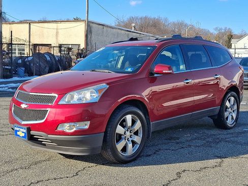Used 2012 Chevrolet Traverse LT w/ All-Star Edition image 3