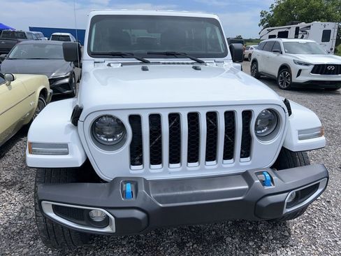 Used 2023 Jeep Wrangler Unlimited Sahara w/ Cold Weather Group AWD/4WD image 3