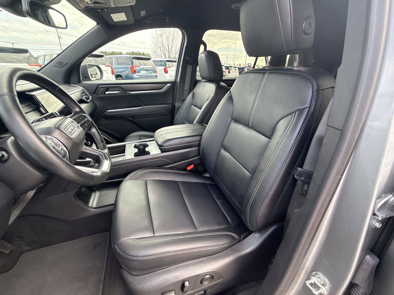 Used 2024 GMC Acadia Elevation AWD/4WD image 12