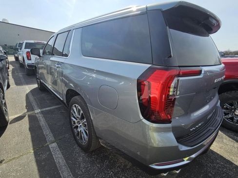 Used 2025 GMC Yukon XL Denali w/ Denali Reserve Package image 9