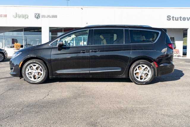 Used 2020 Chrysler Pacifica Limited FWD image 2