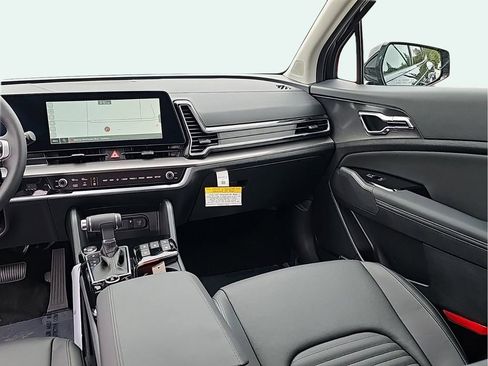 Certified 2025 Kia Sportage SX image 18