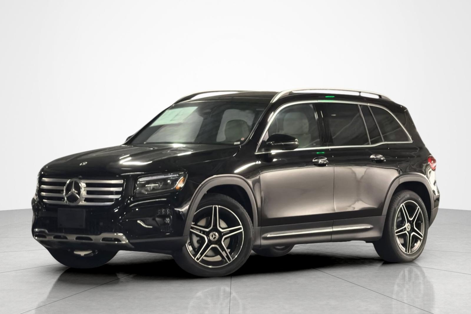 New 2026 Mercedes-Benz GLB 250 image 1
