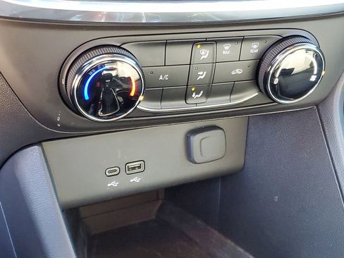 Certified 2024 Buick Encore GX Preferred image 17