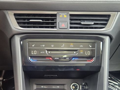 New 2026 Volkswagen Taos SE FWD image 19