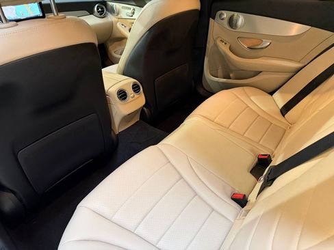 Used 2019 Mercedes-Benz C 300 4MATIC Sedan image 37