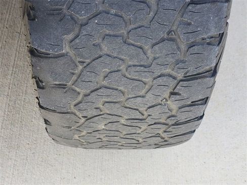 Used 2021 GMC Sierra 1500 AT4 w/ AT4 Premium Package image 12