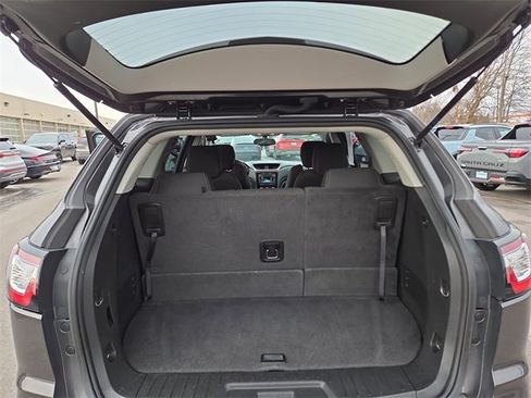 Used 2017 Chevrolet Traverse LT w/ Style and Technology Package image 28