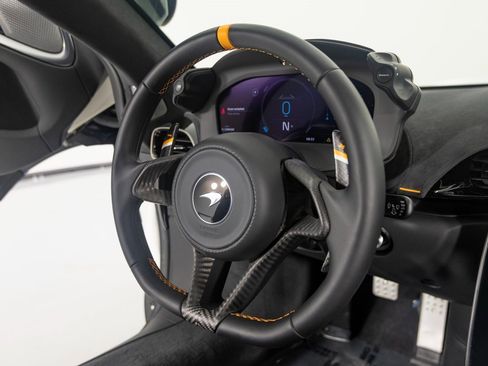 New 2025 McLaren Artura image 26