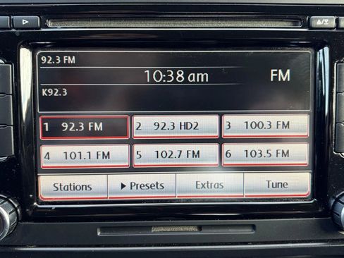 Used 2012 Volkswagen Jetta GLI FWD image 12