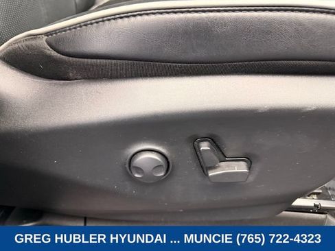 Used 2025 Chrysler Pacifica Limited FWD image 55