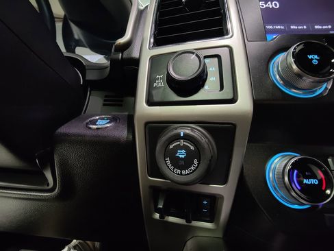 Used 2019 Ford F150 Lariat w/ Equipment Group 502A Luxury image 32