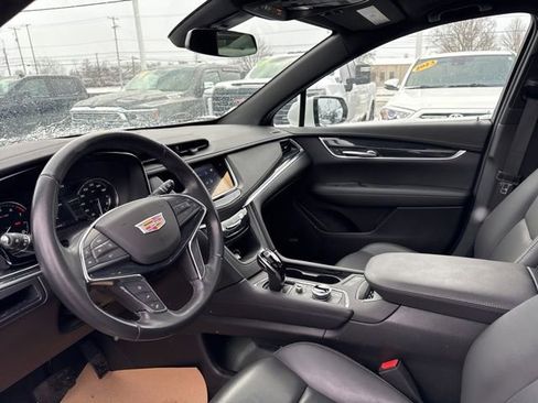 Used 2022 Cadillac XT5 Premium Luxury image 9