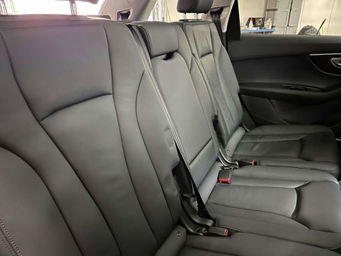 Used 2022 Audi Q7 3.0T Premium Plus w/ Premium Plus Package AWD/4WD image 19