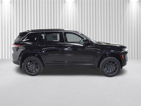 New 2026 Jeep Grand Cherokee Summit AWD/4WD image 2