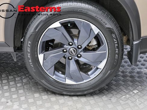Used 2024 Nissan Rogue SV w/ SV Premium Package FWD image 8