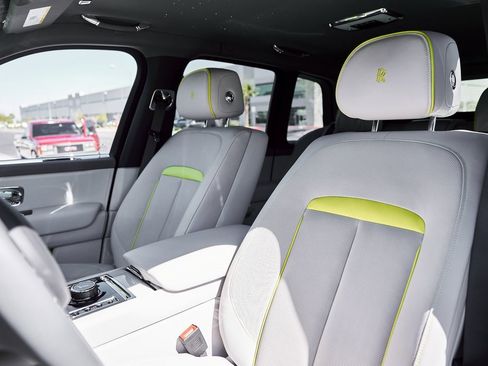 Used 2024 Rolls-Royce Cullinan image 58