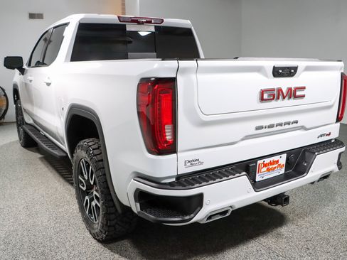 Used 2024 GMC Sierra 1500 AT4 w/ Technology Package AWD/4WD image 10