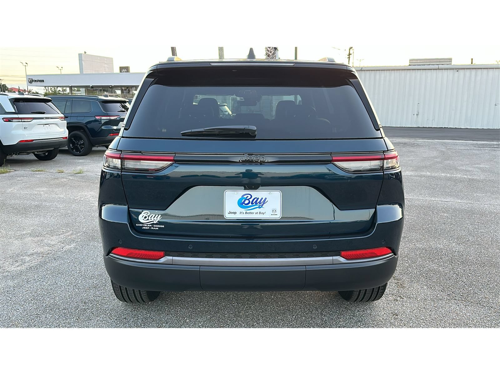 New 2027 Jeep Grand Cherokee Limited RWD image 5