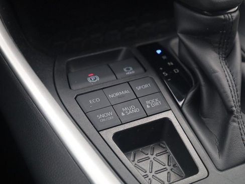 Used 2025 Toyota RAV4 XLE w/ Weather Package AWD/4WD image 17