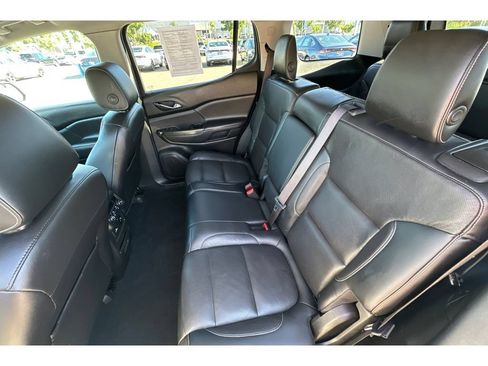 Used 2017 GMC Acadia SLT FWD image 14