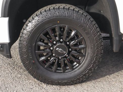 Used 2022 Chevrolet Silverado 2500 LTZ w/ LTZ Plus Package image 49