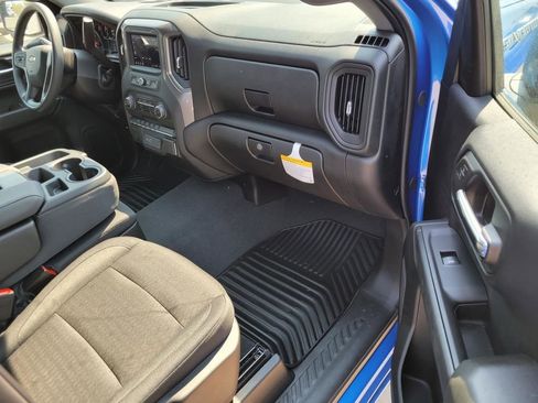 New 2025 Chevrolet Silverado 1500 Custom image 6