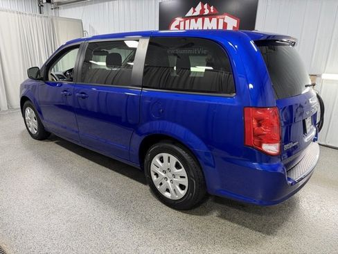 Used 2018 Dodge Grand Caravan SE w/ UConnect Hands-Free Group image 6