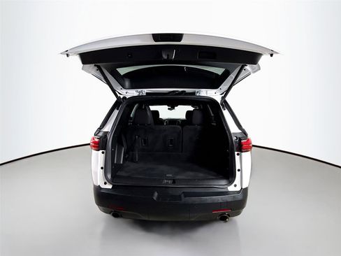 Used 2023 Chevrolet Traverse LT image 25
