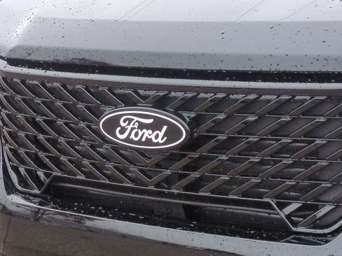 New 2025 Ford Maverick XLT w/ XLT Luxury Package image 12