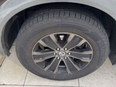 Used 2017 Nissan Armada Platinum image 11