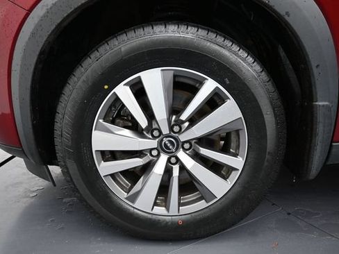 Used 2022 Nissan Pathfinder SL AWD/4WD image 9