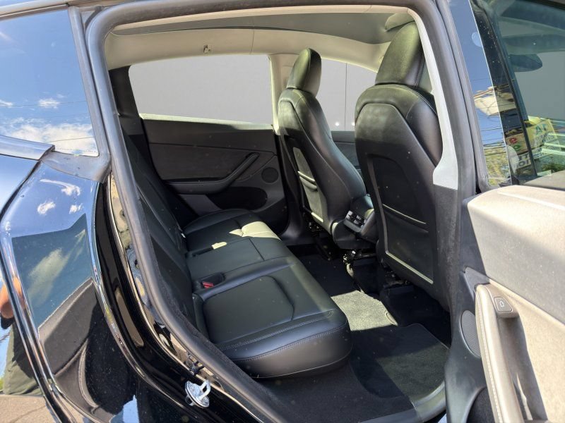 Used 2024 Tesla Model Y Long Range AWD/4WD image 12