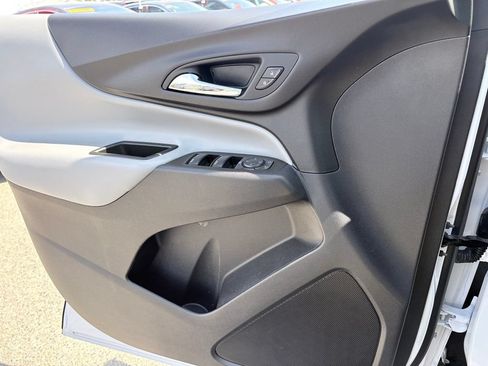 Used 2023 Chevrolet Equinox LS w/ LS Convenience Package FWD image 13