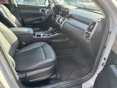 Used 2022 Kia Sorento S w/ Panoramic Sunroof Package AWD/4WD image 15